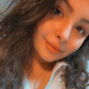 Meet your Posher, Valeria